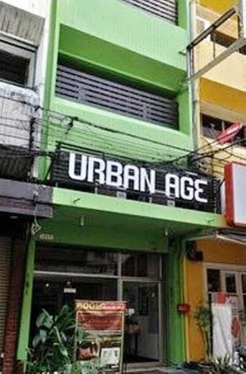 Хостел The Urban Age Бангкок Экстерьер фото